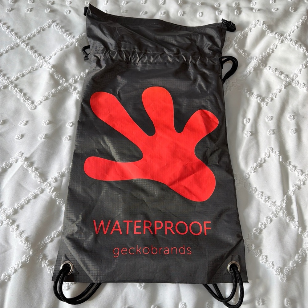 GECKOBRANDS Lightweight Waterproof Nylon Drawstring Active Backpack Gray Orange